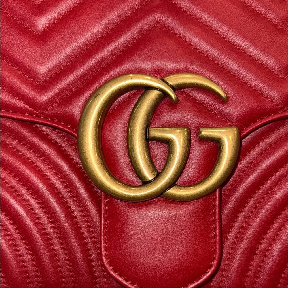 Gucci Red and Gold Chevron Quilted Shoulder Bag - Picture 5 of 12